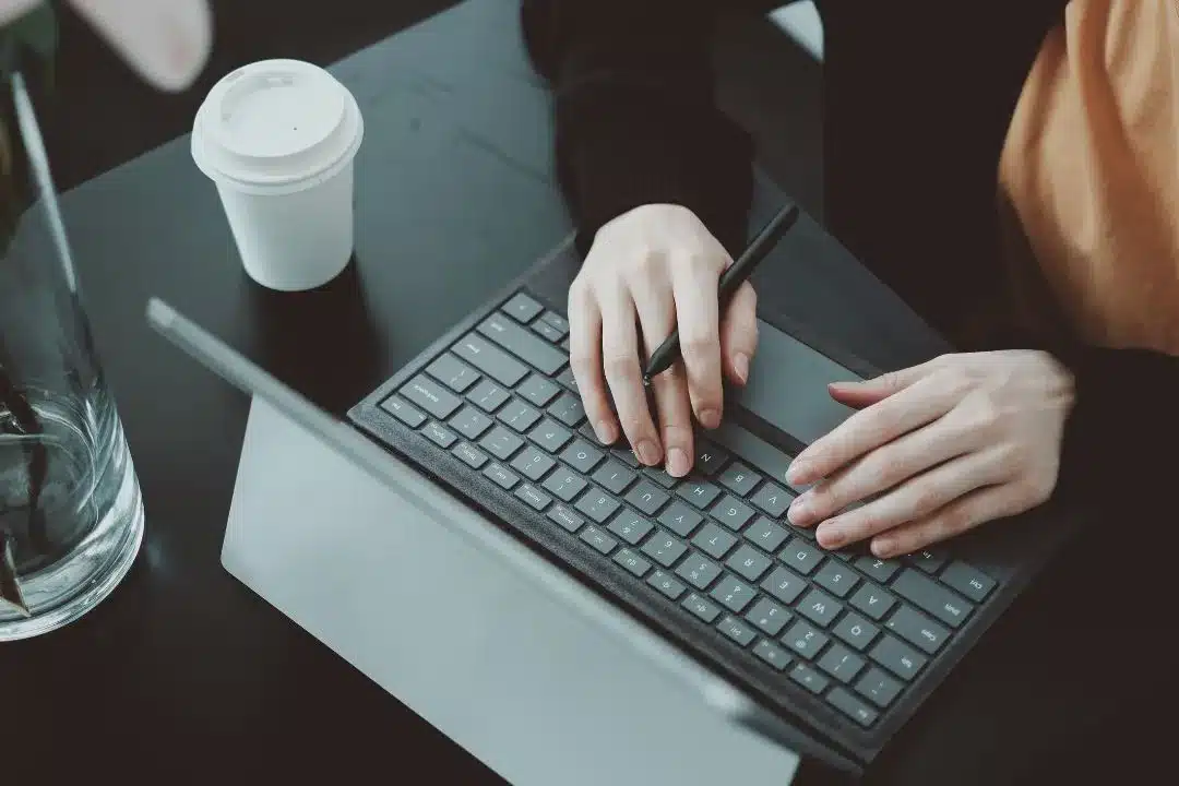 Should You Hire a Full-Time or Part-Time Virtual Assistant