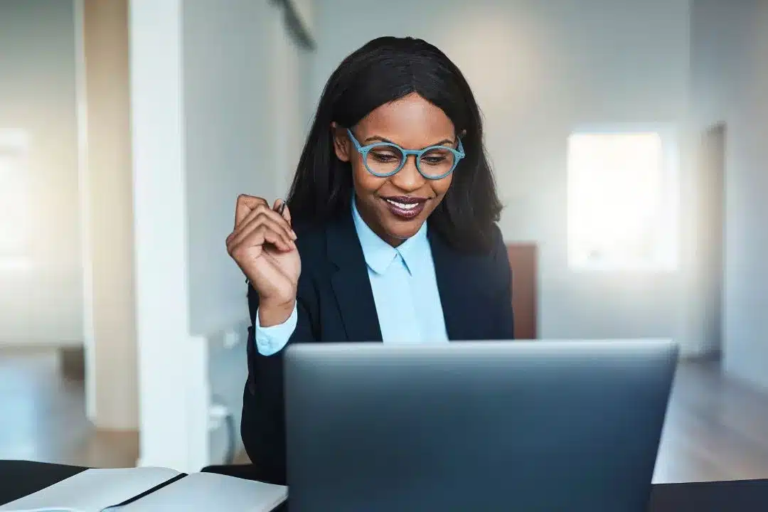 Virtual Receptionist vs AI Receptionist Explained
